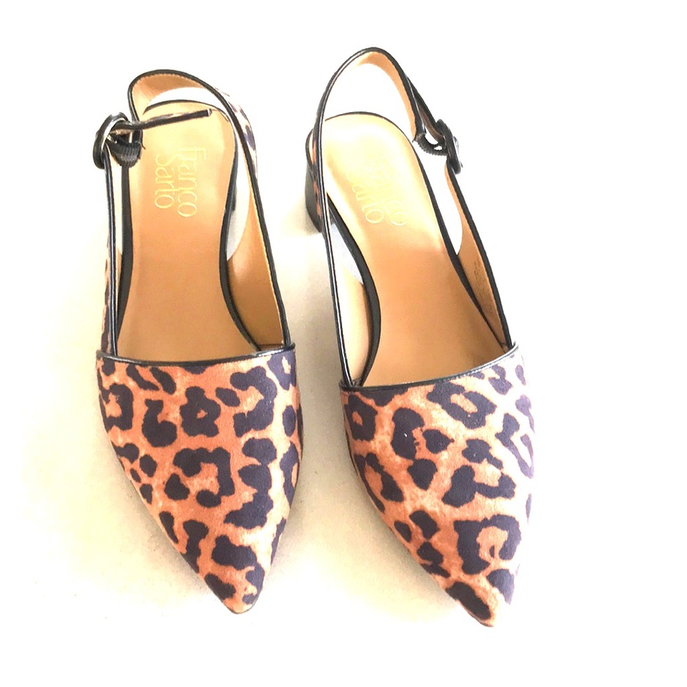 Leopard print sling back, kitten heel pump